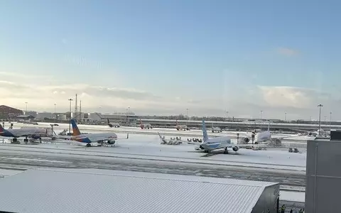 Manchester Airport runways reopen after heavy snow