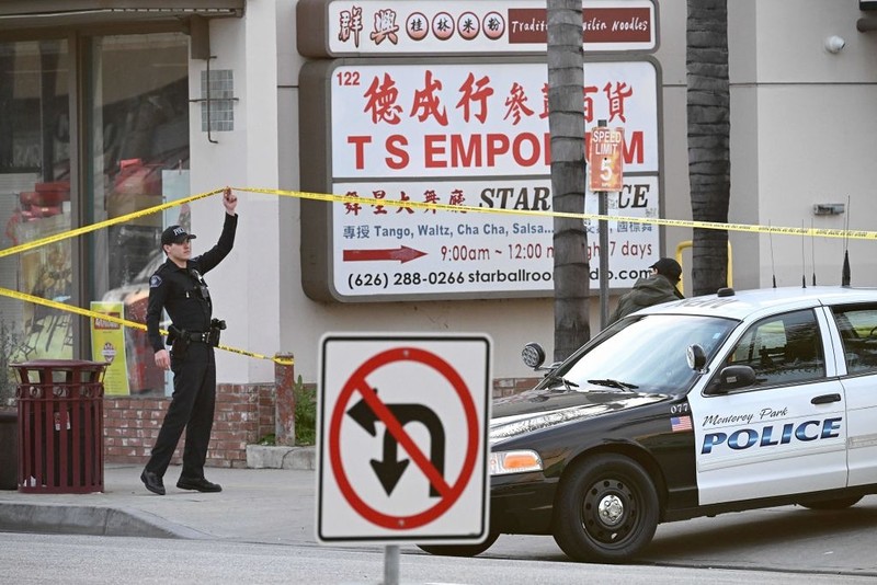 Suspect at large after shooting near LA kills 10