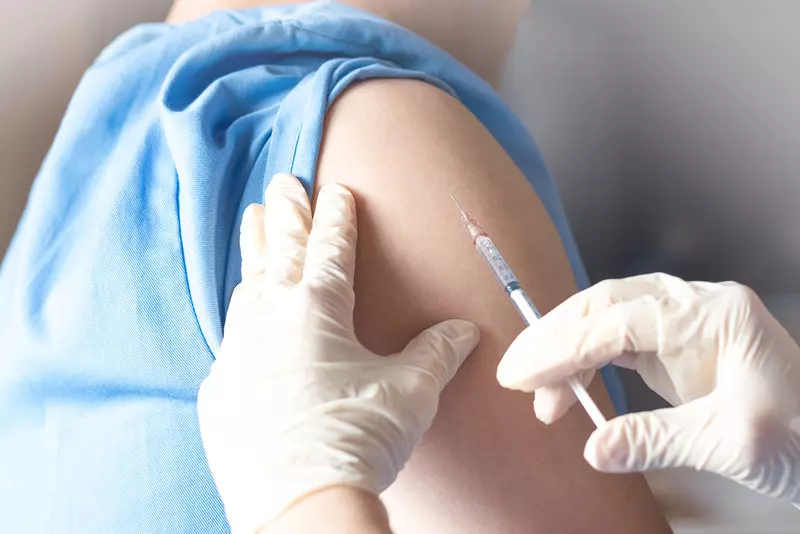Sondaż dla "Rzeczpospolitej": Polacy mają awersję do szczepień na grypę