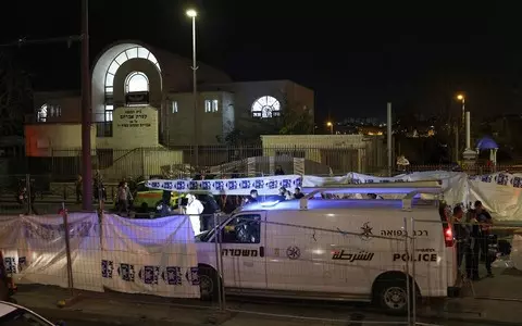 Jerusalem synagogue attack: Seven killed in shooting