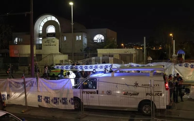 Atak na synagogę w Jerozolimie. Zginęło 7 osób, są ranni