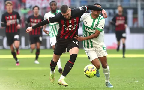 Serie A: Milan and Juventus slip-ups, Milik injury