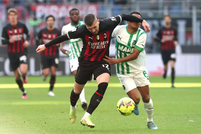 Serie A: Milan and Juventus slip-ups, Milik injury