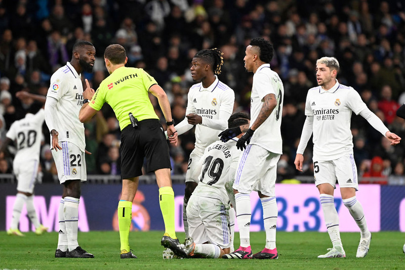 La Liga: Real's draw, Barcelona's lead grows