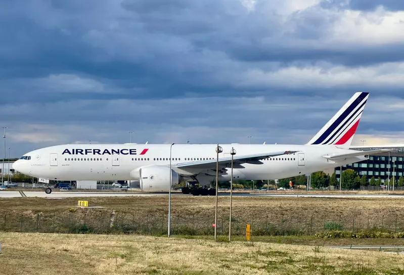 Francja: Z powodu strajków linie Air France odwołują dzisiaj co dziesiąty lot