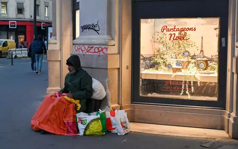 France: There are more than 330,000 homeless people in the country, an increase of 130 per cent in 1