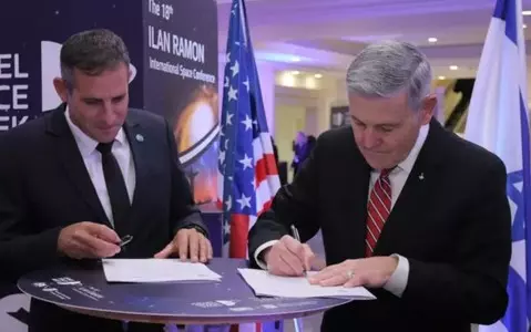 NASA and the Israel Space Agency have signed an agreement for a mission to the moon in 2025.