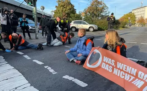 Germany: Climate activist hypocrisy. They blocked roads, flew to Bali by plane