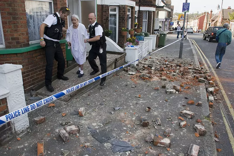How many UK earthquakes have struck, how often do they occur and why?