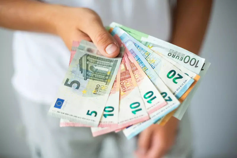 Były minister finansów Holandii: Przyjmowanie euro to szaleństwo, ta waluta jest nie do utrzymania