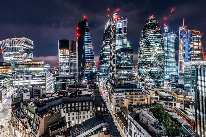 Czy w ramach planów oszczędzania energii zgasną światła w wieżowcach londyńskiego City?