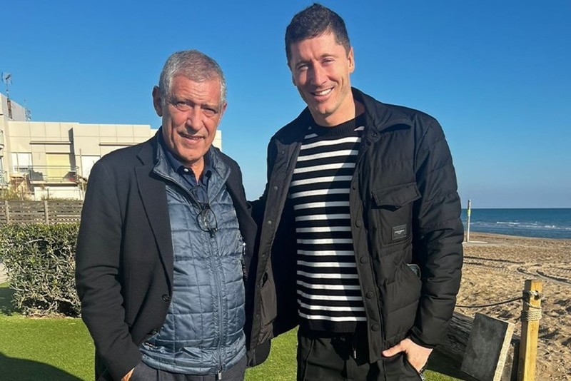 Fernando Santos met with Robert Lewandowski