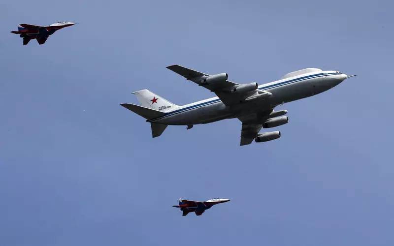 Rosja gromadzi w pobliżu granicy z Ukrainą samoloty i śmigłowce