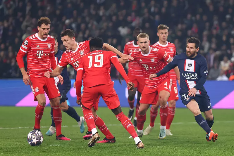 Piłkarska LM: Bayern wygrał z PSG w pierwszym meczu 1/8 finału