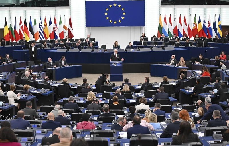 European Parliament backs proposals on voting rights for 'mobile Union citizens'