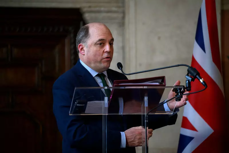 Minister obrony UK: Szybciej pomożemy Ukrainie, udzielając jej wsparcia na ziemi