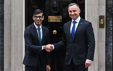 Andrzej Duda in London. He laid a wreath at the monument to Polish airmen and talked to Sunak