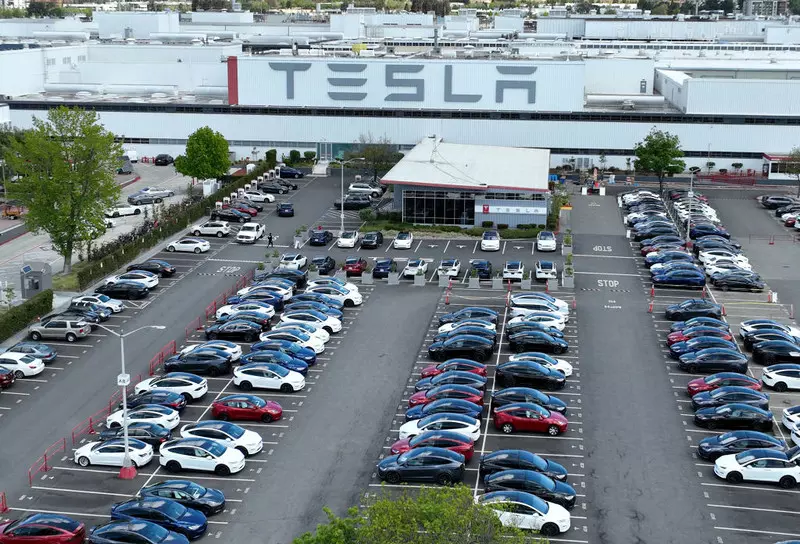 USA: Koncern Tesla zwolnił pracowników za zakładanie związku zawodowego