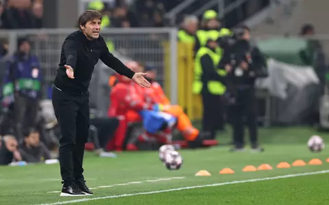 Premier League: Tottenham coach Conte stays in Italy for now