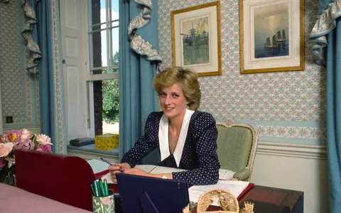 UK: Princess Diana's letters sold at auction for €160,000