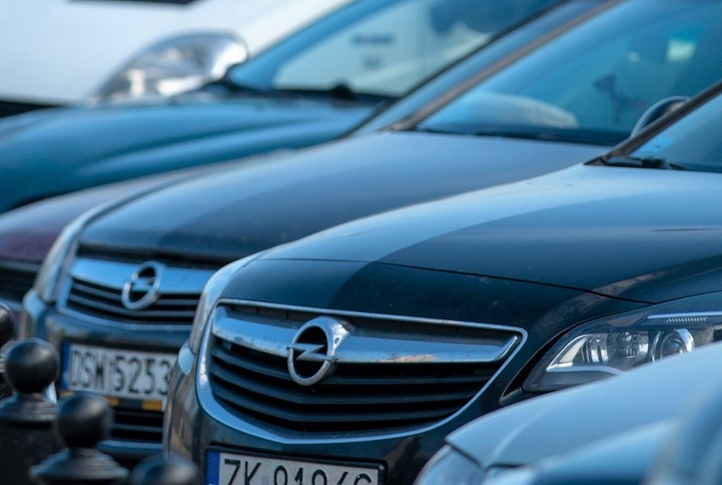 The data leaves no doubt. Poles gave up buying cars