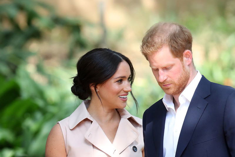 Harry i Meghan "mają problem" z decyzją, czy powinni przybyć na ceremonię koronacji króla Karola