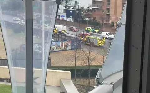 US Embassy in London evacuated. Suspicious package