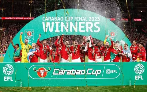 Carabao Cup: Manchester United with the trophy