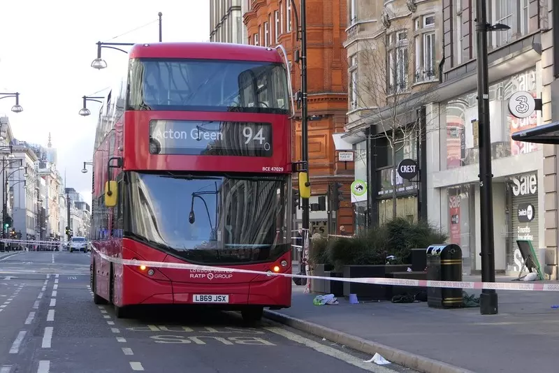 Londyn: Mężczyzna zaatakowany nożem w autobusie na Oxford Street