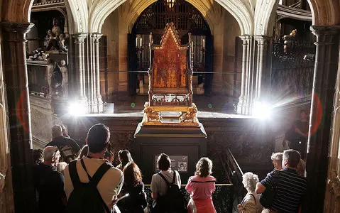 Ahead of Charles III's coronation, the more than 700-year-old throne is undergoing restoration