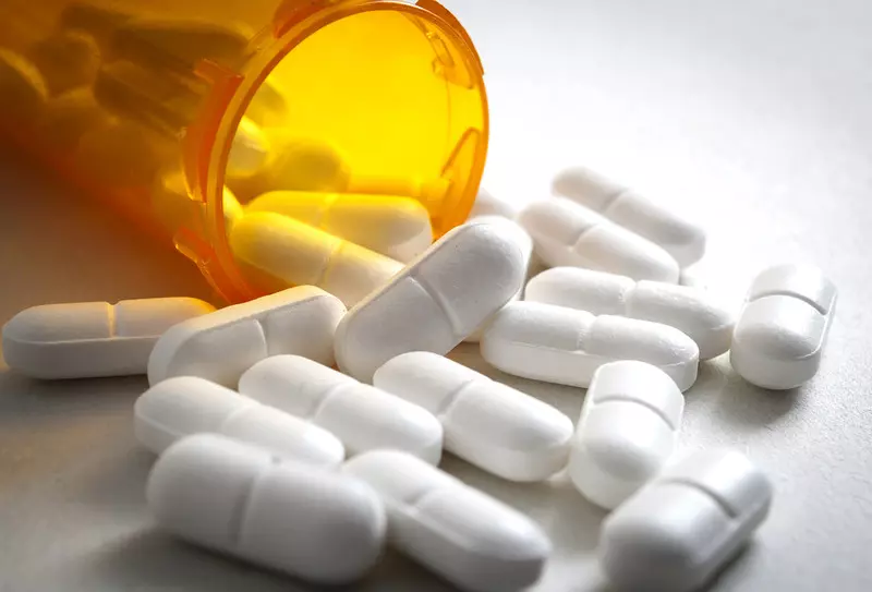 NHS rozpoczyna walkę z nadużywaniem środków przeciwbólowych na bazie opioidów