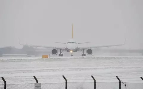 London airports thrown into snow chaos with flights held at Heathrow, Gatwick and City