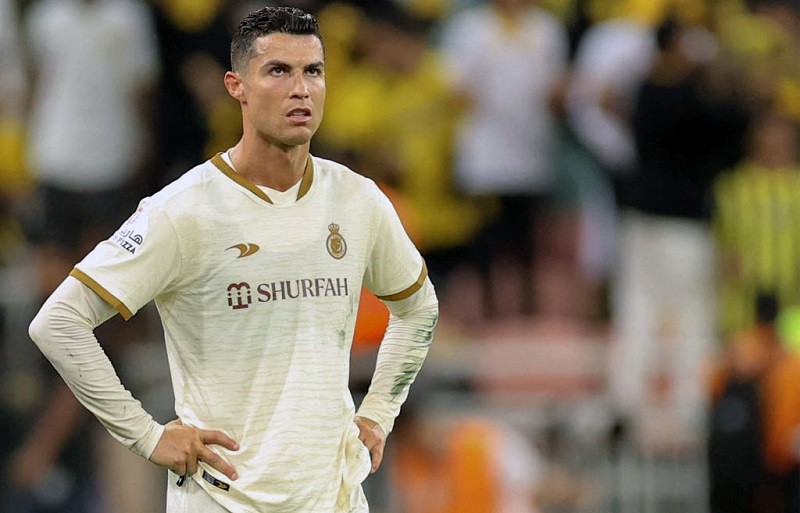 Wściekły Ronaldo kopał butelki z wodą po ligowej porażce