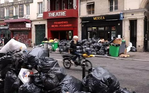 Parisian streets littered with trash after wave of strikes