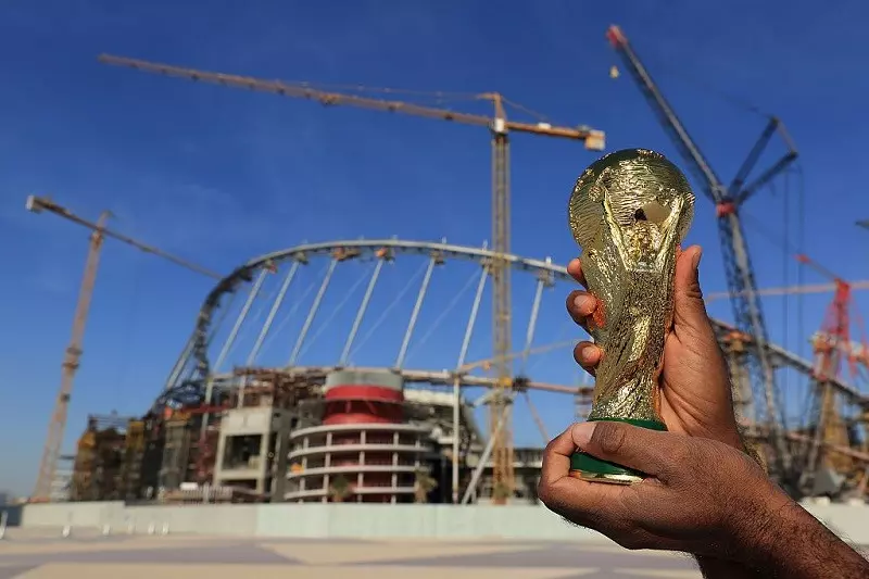 FIFA znowu pod presją. Chodzi o odszkodowania dla robotników w Katarze