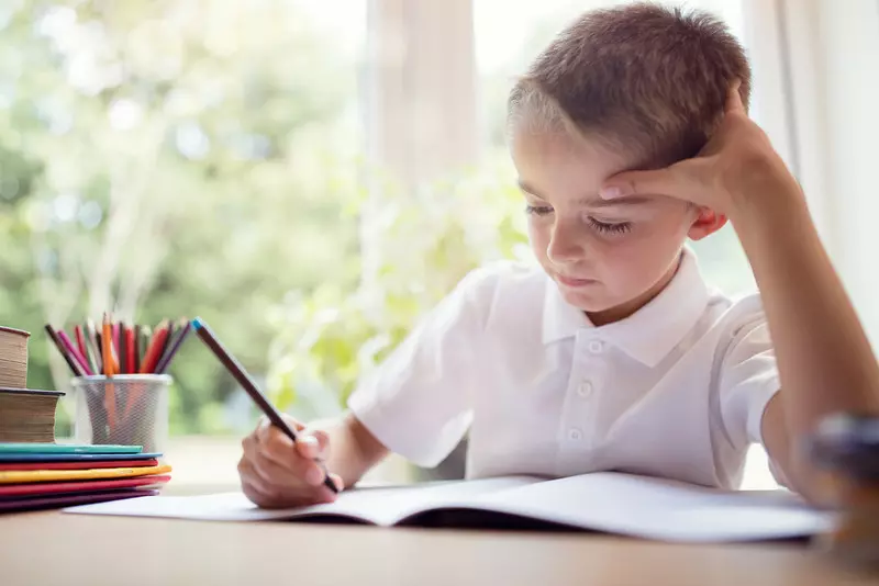 Schoolchildren and parents urge minister to introduce homework ban