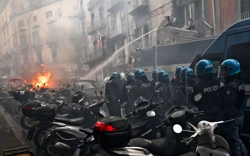 Piłkarska LM: Neapol dochodzi do siebie po zamieszkach. Ranni policjanci, arresztowani pseudokibice