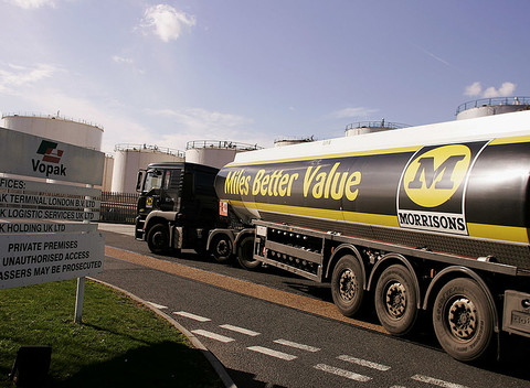 Morrisons cuts petrol cost to start price war