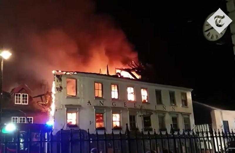 Huge fire engulfs 400-year-old hotel housing Ukrainian refugees