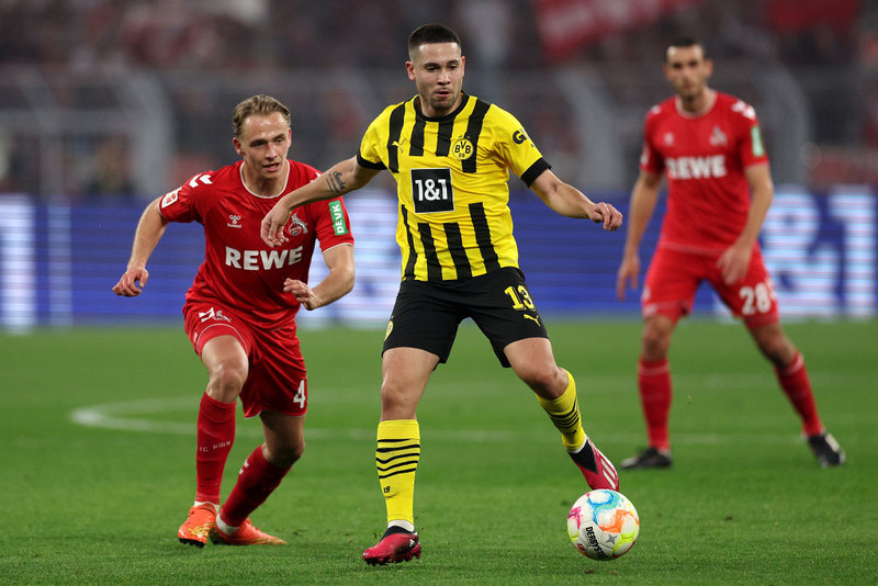 Liga niemiecka: Popis Borussii Dortmund, seria bez porażki Schalke 04