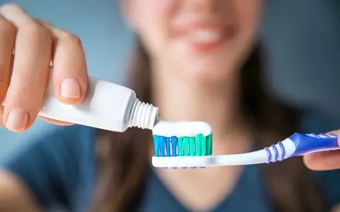 Experts sound the alarm: Poles still have a problem with brushing their teeth