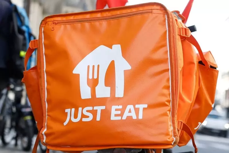 Just Eat w UK likwiduje niemal 1 900 miejsc pracy