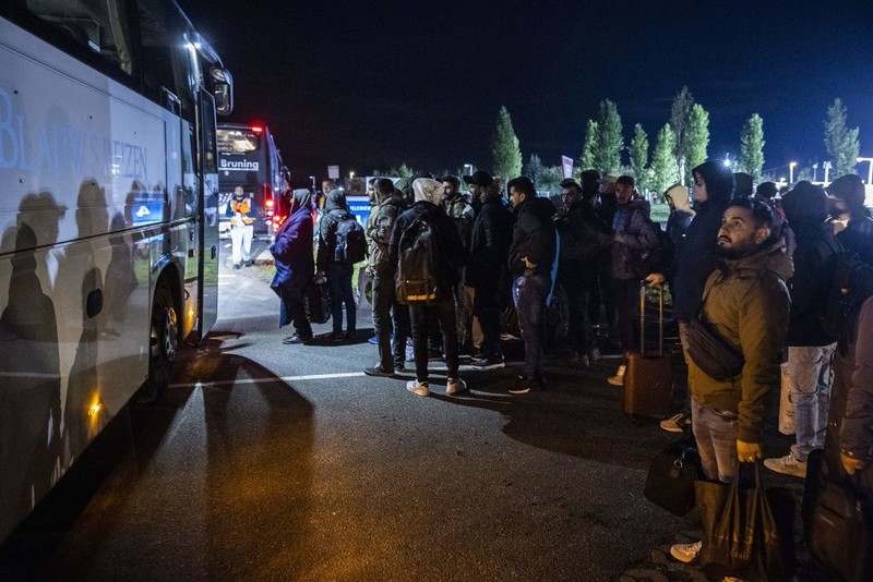 Holandia: Niebezpiecznie w schroniskach dla azylantów. "Noże i narkotyki to codzienność"