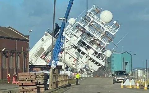 Scotland: Multiple injuries after ship tips over at Edinburgh dockyard