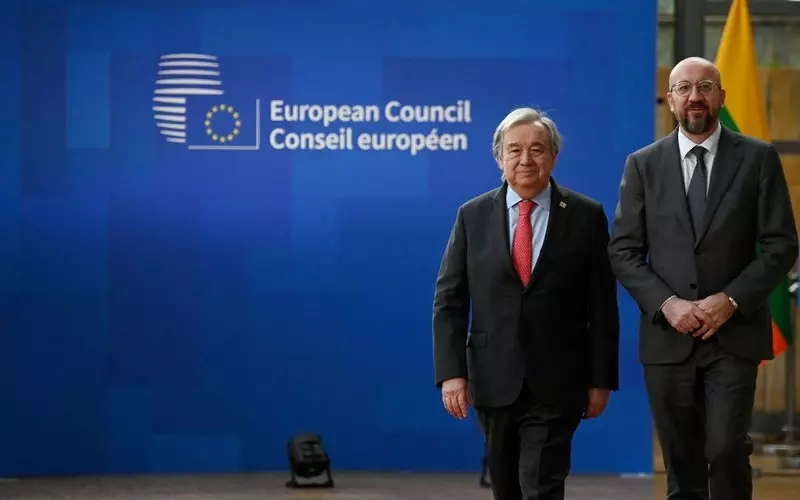 W Brukseli rozpoczyna się szczyt unijnych przywódców