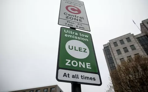 Nawet 700 tys. samochodów w Londynie wciąż nie spełnia norm ULEZ