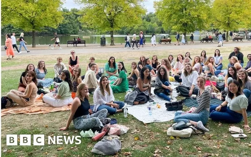 BBC o londyńskim klubie samotnych kobiet. Liczba członkiń robi wrażenie