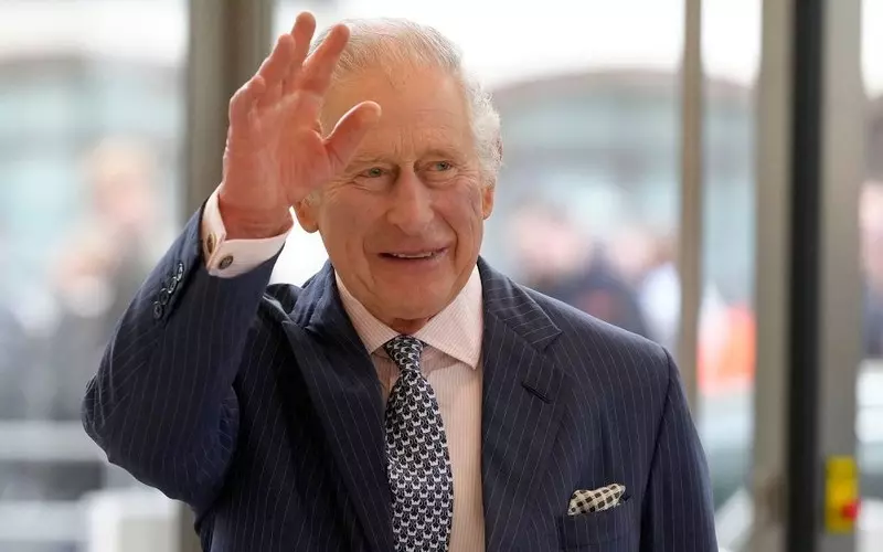"Le Figaro”: Pałac Buckingham rozczarowany, że musi odwołać wizytę Karola III we Francji