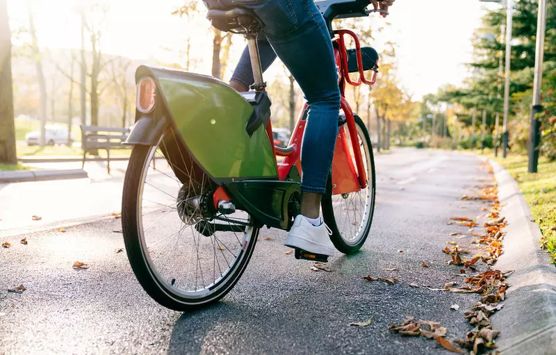 Władze Amsterdamu domagają się ograniczenia prędkości rowerów elektrycznych do 20 km/h