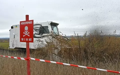 CNN: Ukrainian farmers mine their fields by their own hands, risking their lives